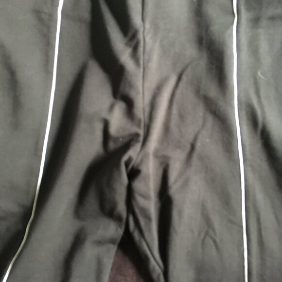 H & M Divided Black leggings Size Medium - Picture 4 of 4
